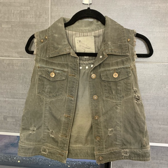 White crow cropped vest - Picture 1 of 5